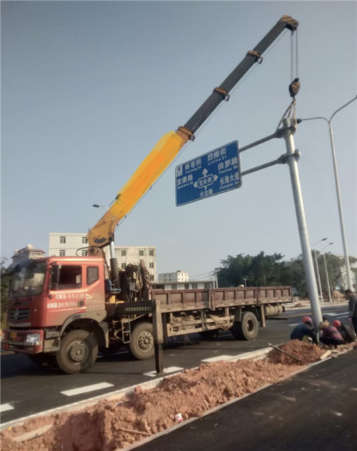 丘北县设备吊装租赁吊车要用多大吊车
