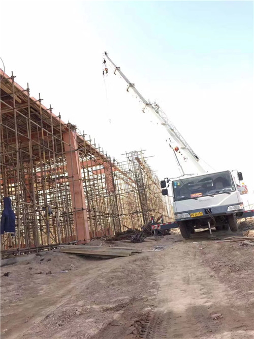 丘北县25 吨、50 吨吊车怎么选？多大重量 / 半径适合对应车型？