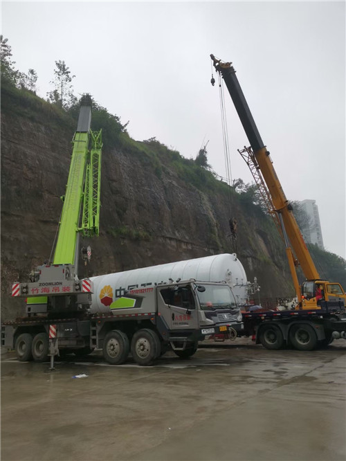 丘北县“不怕风雨冻”—— 吊车的 “恶劣环境适应” 技术